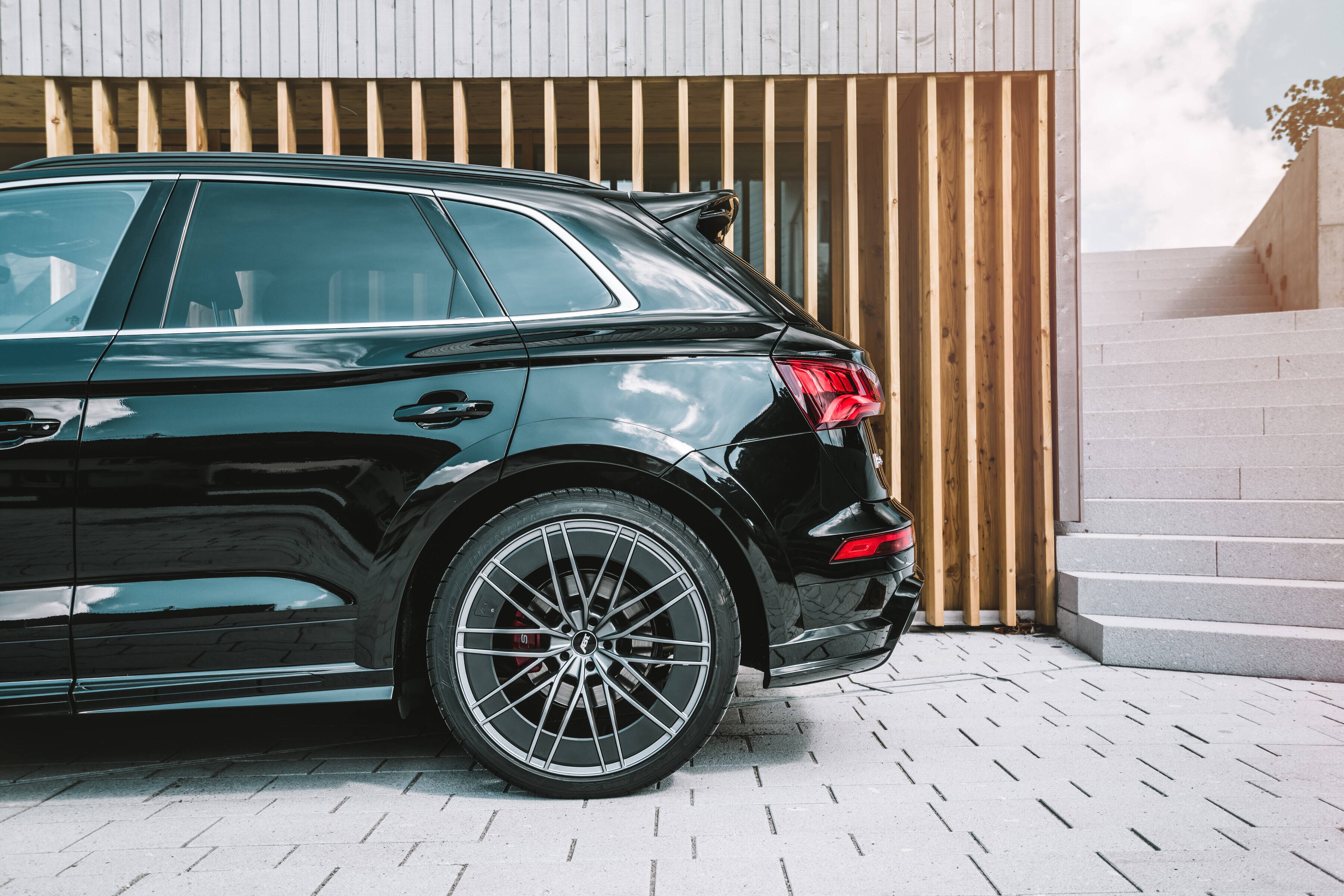ABT SQ5 TDI scores with 384 hp and 22-inch Sport HR Aero wheels - Audi  Tuning, VW Tuning, Chiptuning von ABT Sportsline.