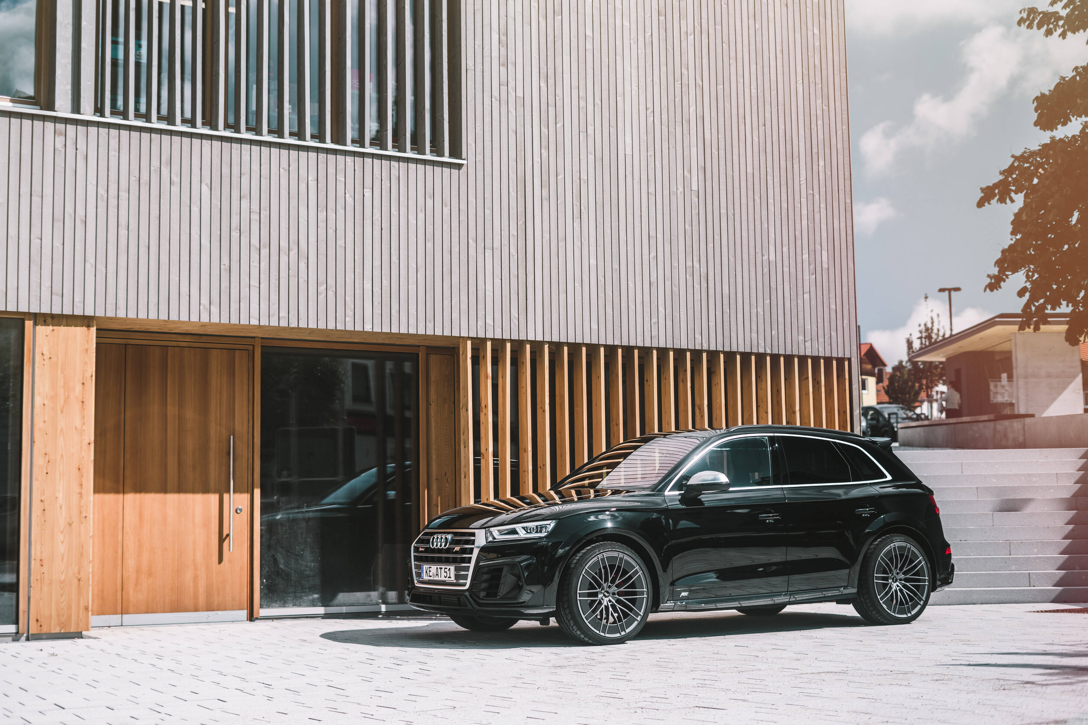 ABT SQ5 TDI scores with 384 hp and 22-inch Sport HR Aero wheels - Audi  Tuning, VW Tuning, Chiptuning von ABT Sportsline.