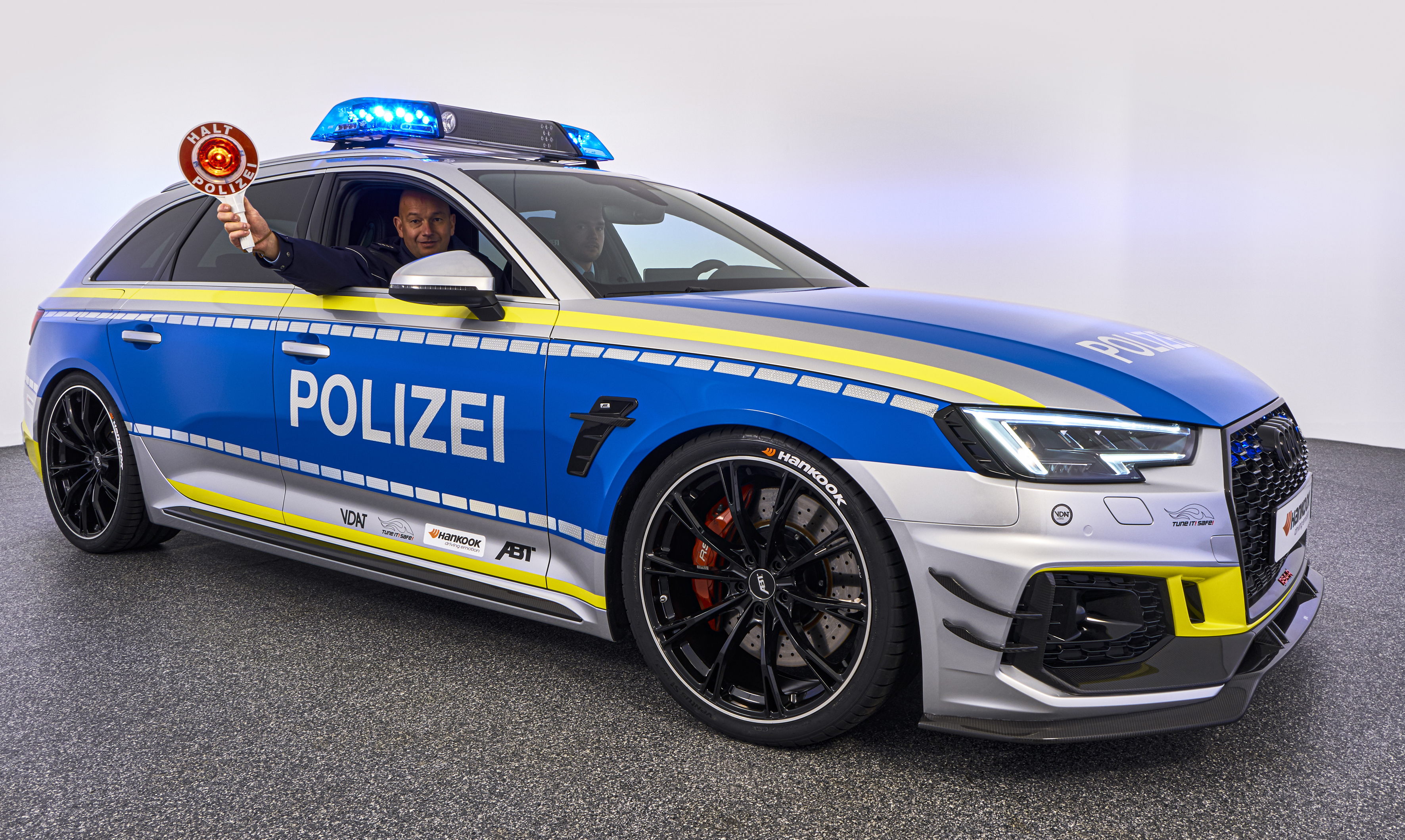 ABT RS4-R wird neues „Polizeiauto“ von TUNE IT! SAFE! - Audi Tuning, VW  Tuning, Chiptuning von ABT Sportsline.